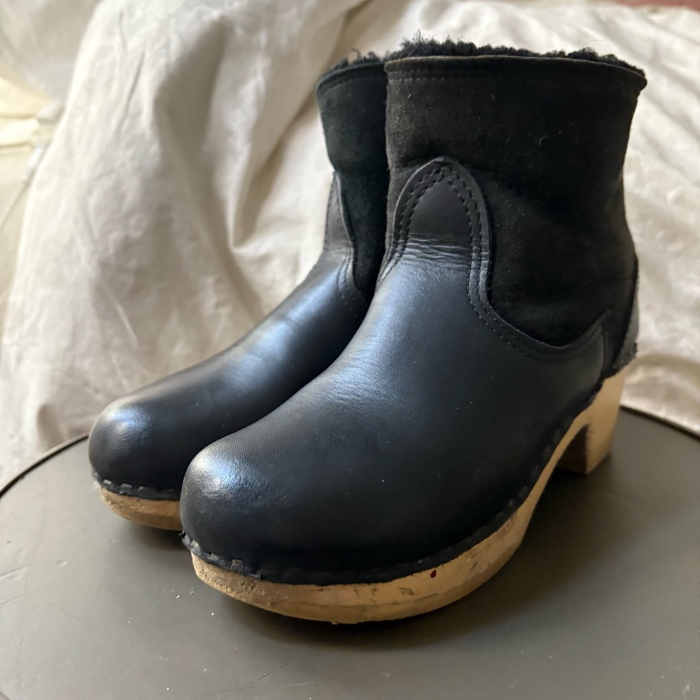 🥀 No. 6  5” Black Shearling Winter Clogs Size 7.5 🥀